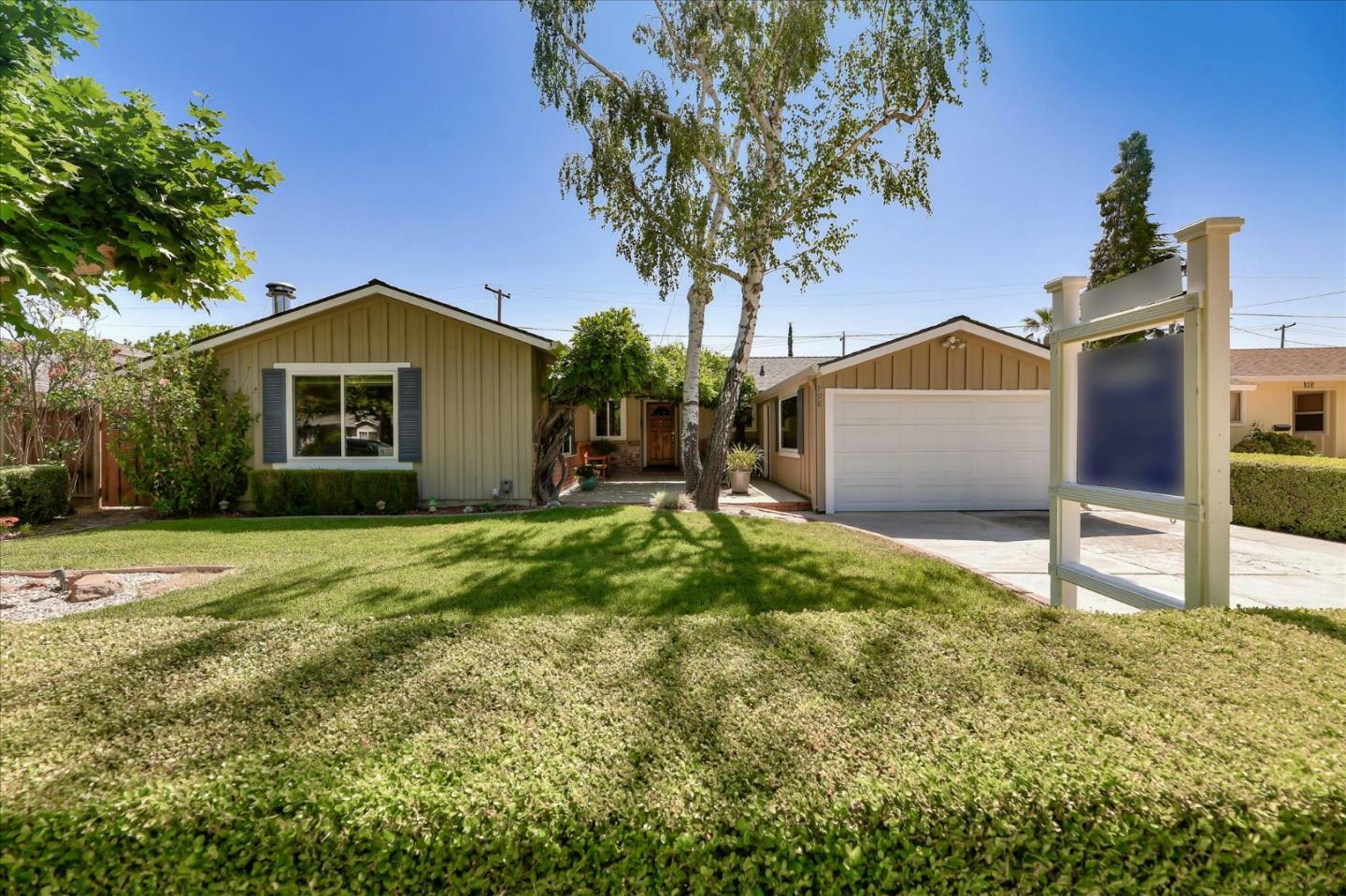 Property Photo:  798 Aurora Avenue  CA 95129 