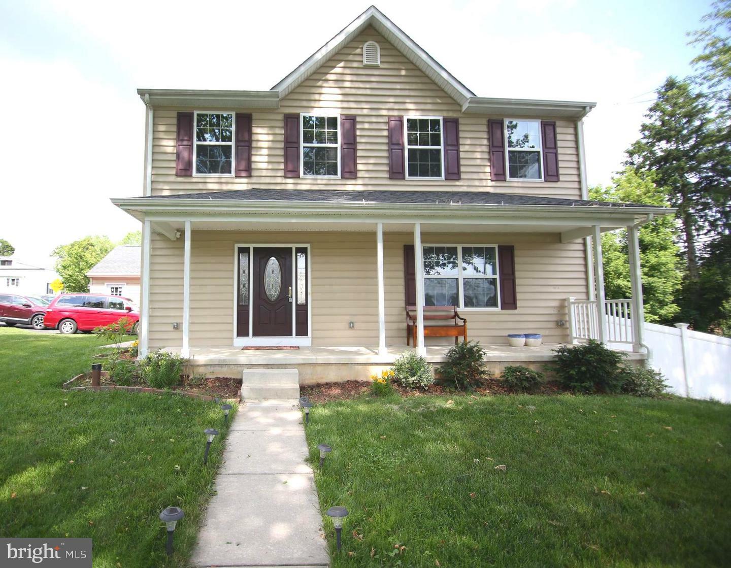 Property Photo:  1005 Avenue C  PA 19047 