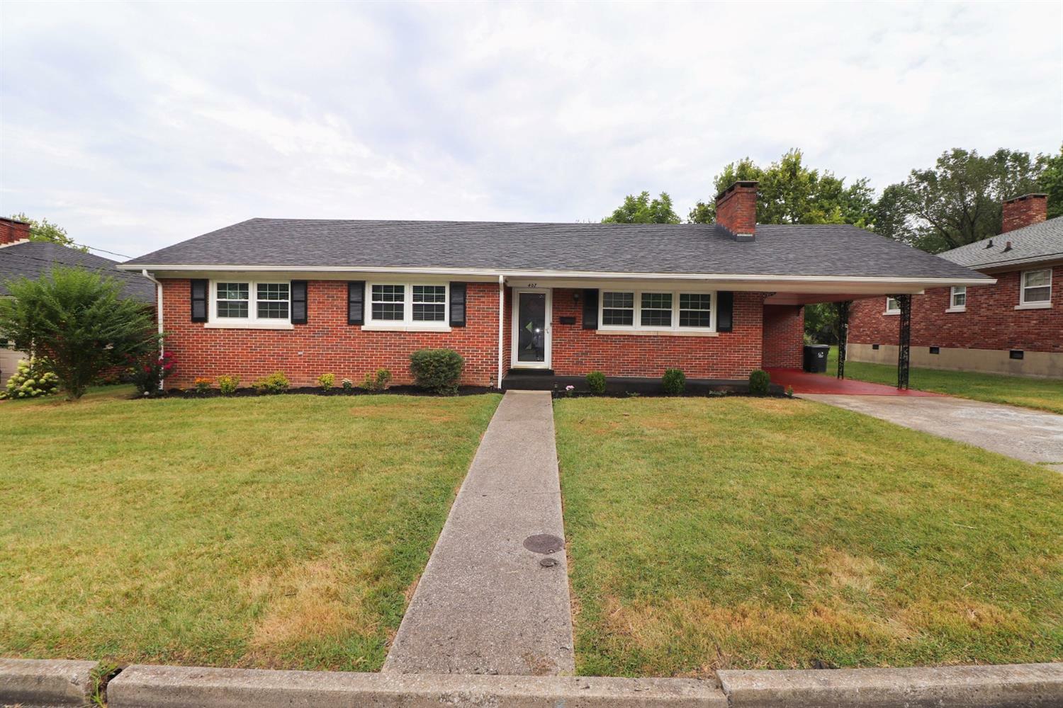 Property Photo:  407 Wallace Court  KY 40475 