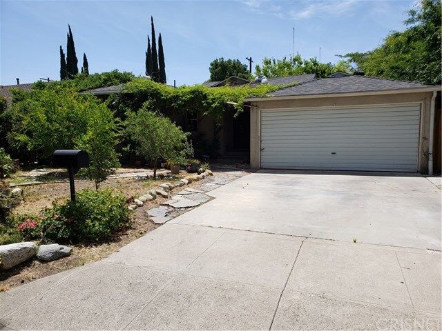12740 Califa Street  Valley Glen CA 91607 photo