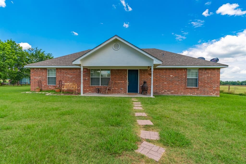 Property Photo:  1580 County Road 4763  TX 75482 