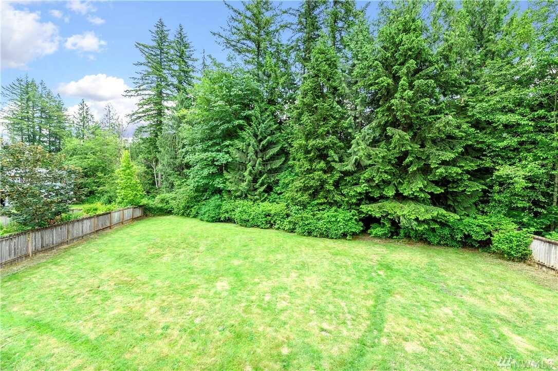 Property Photo:  327 Woodhaven Ct  WA 98251 