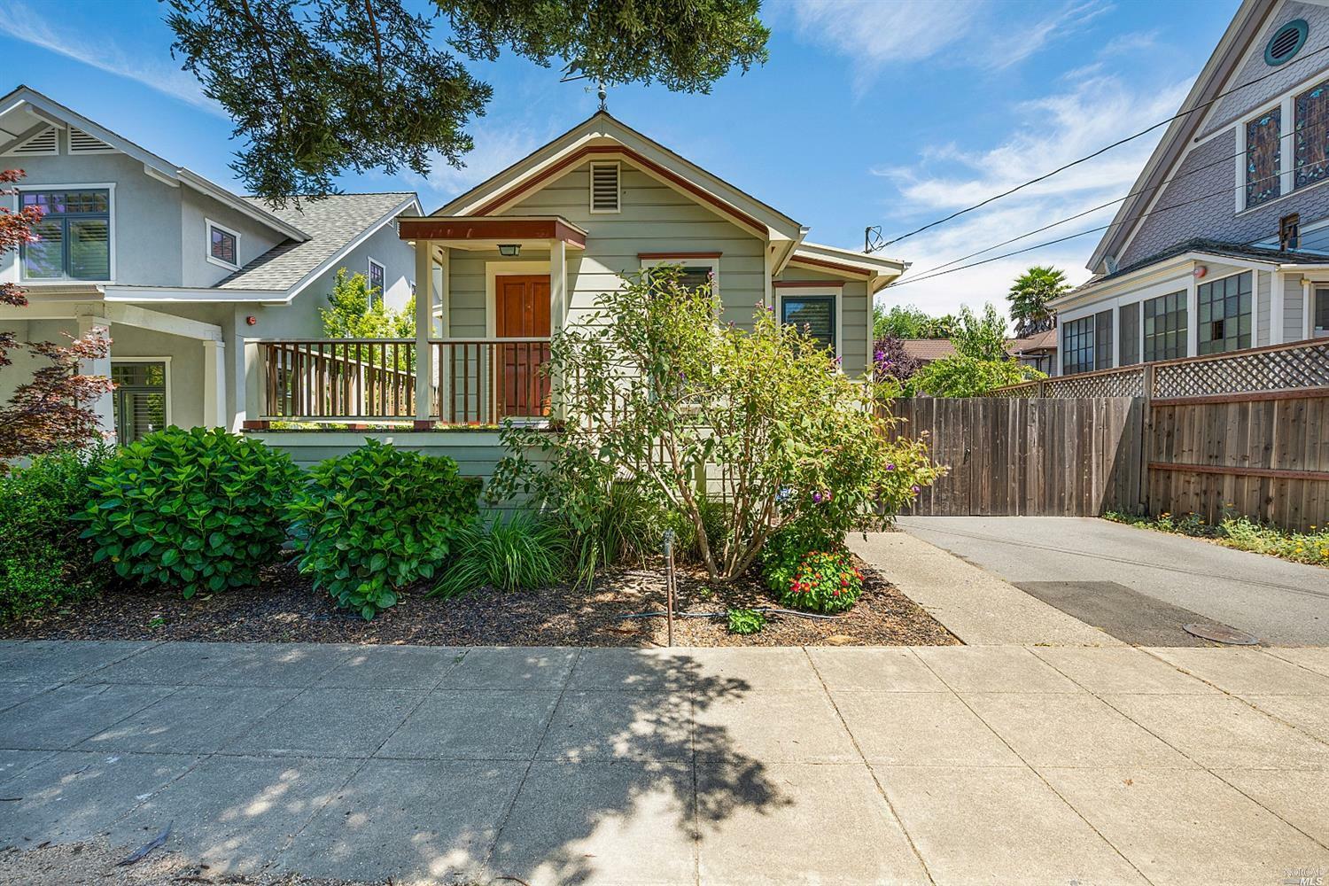 Property Photo:  1316 Seminary Street  CA 94559 