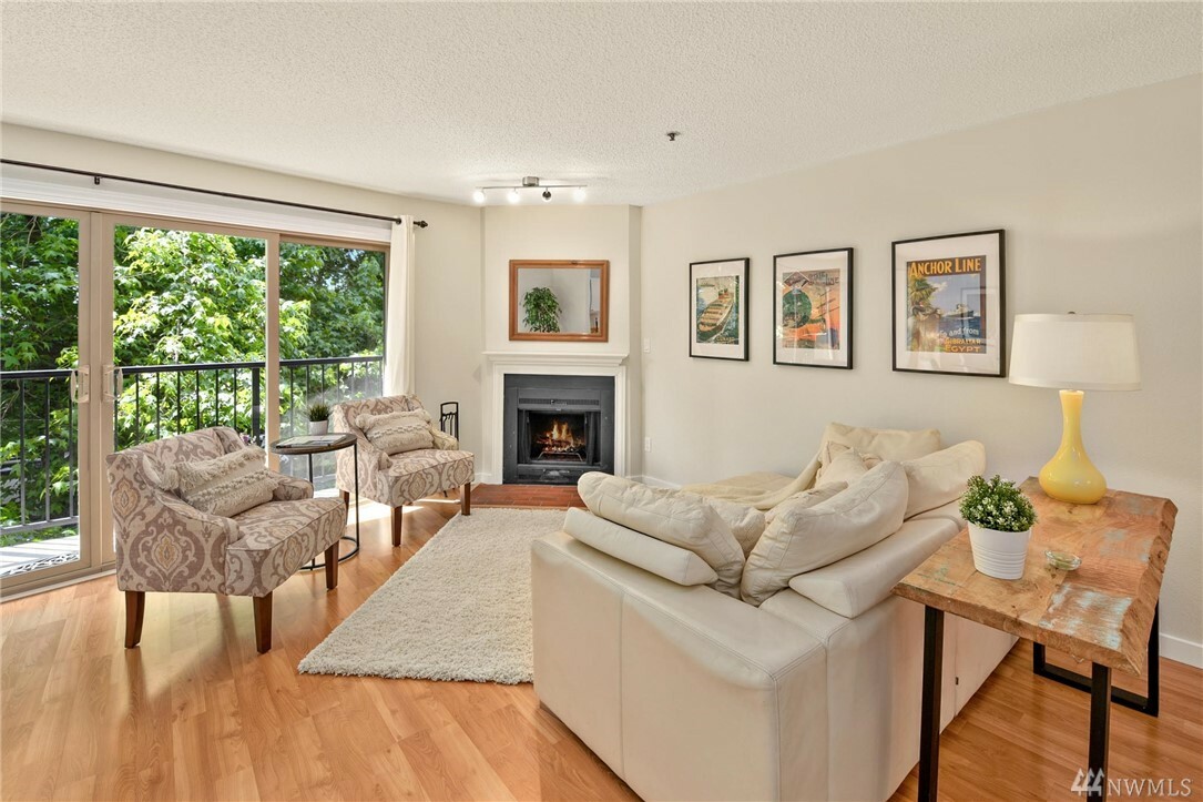 Property Photo:  511 E Roy St 105  WA 98102 