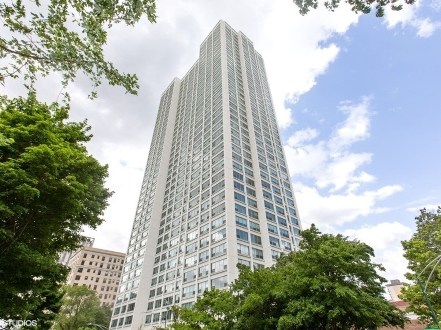 Property Photo:  1700 East 56th Street 1903  IL 60637 