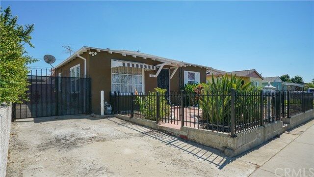 Property Photo:  864 E Lincoln Street  CA 90745 