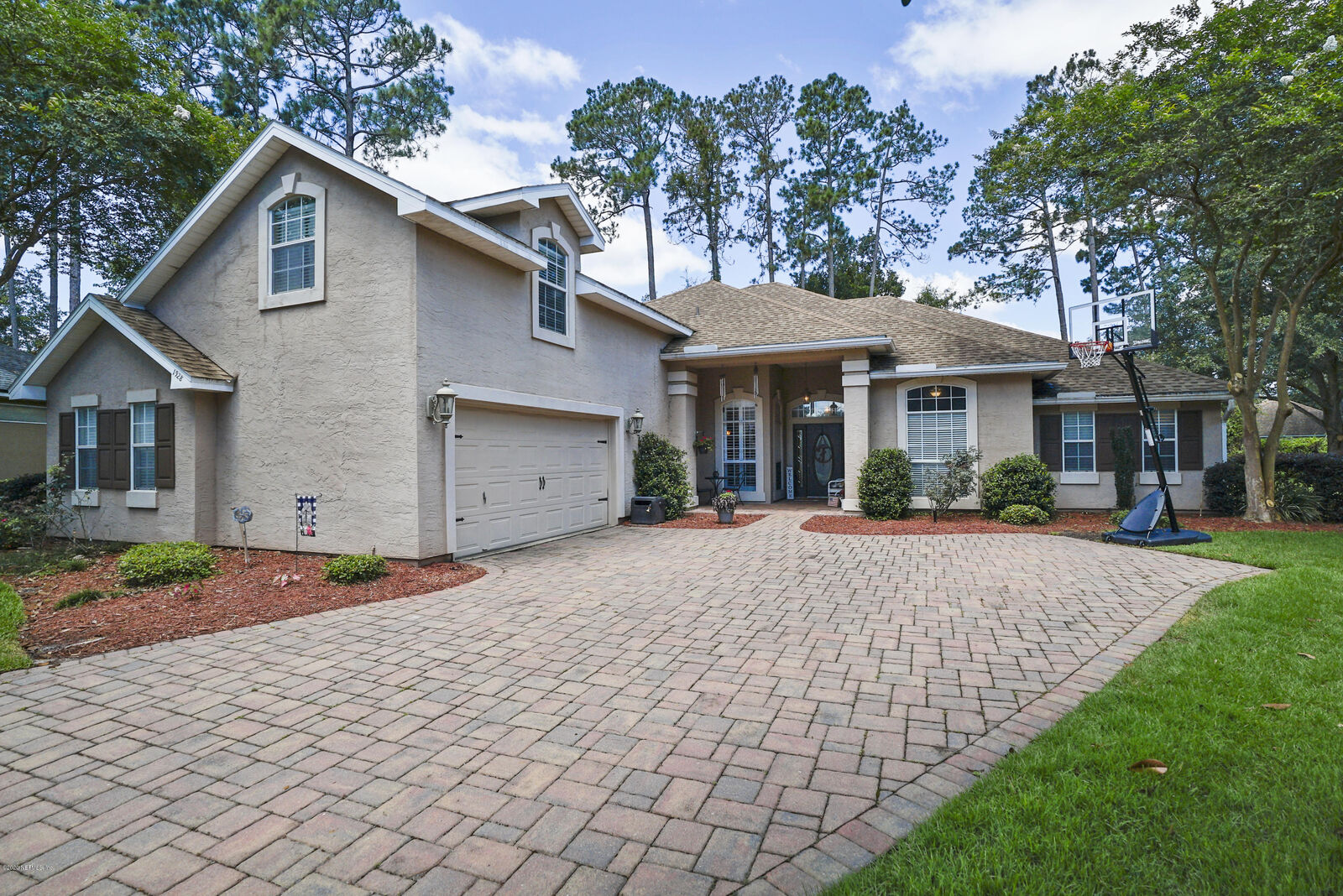 Property Photo: 1928 Bluebonnet Way FL 32003