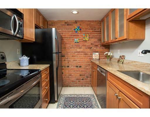 Property Photo:  315 Beacon St 3  MA 02116 