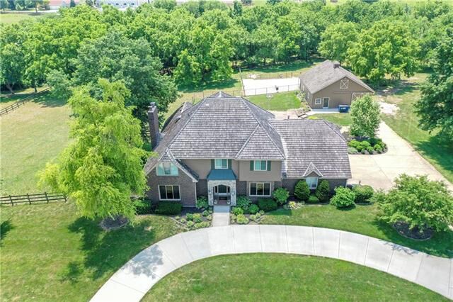 Property Photo:  5601 W 181st Street  KS 66085 