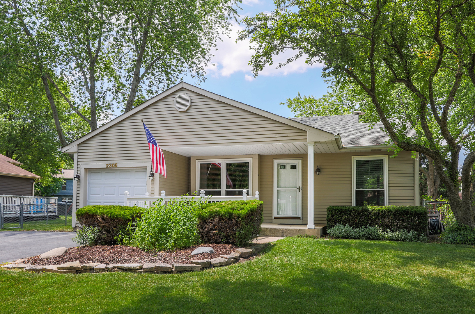 Property Photo: 2305 Weatherford Lane IL 60565