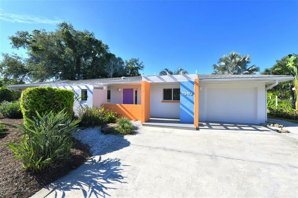 Property Photo:  2940 Bougainvillea Street  FL 34239 