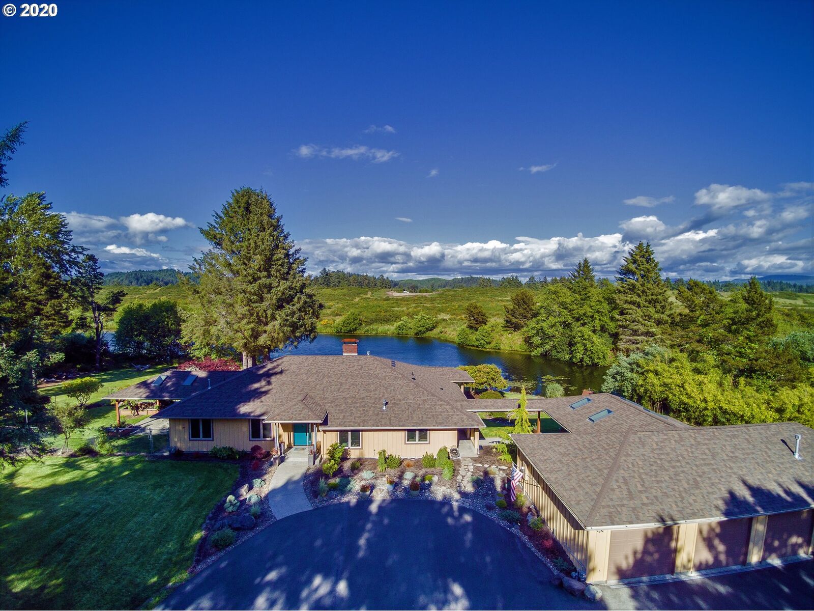 Property Photo: 90265 Lewis Rd OR 97146