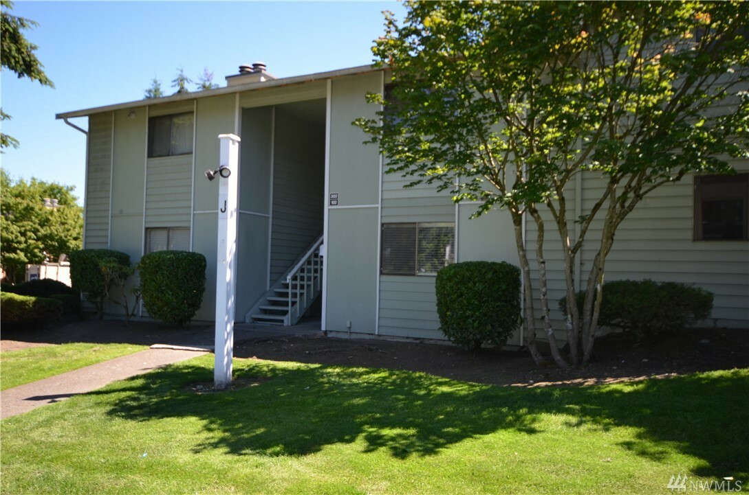 Property Photo:  921 130th St SW J102  WA 98204 