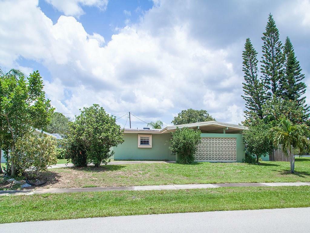 Property Photo:  886 Schumann Drive  FL 32958 