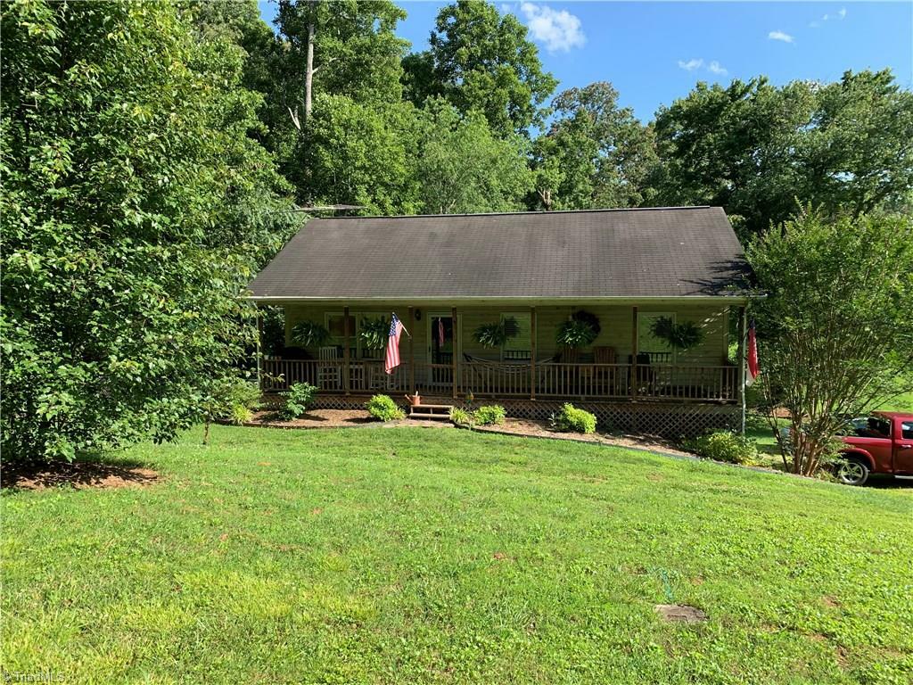 Property Photo:  115 W High Acres Drive  NC 28665 