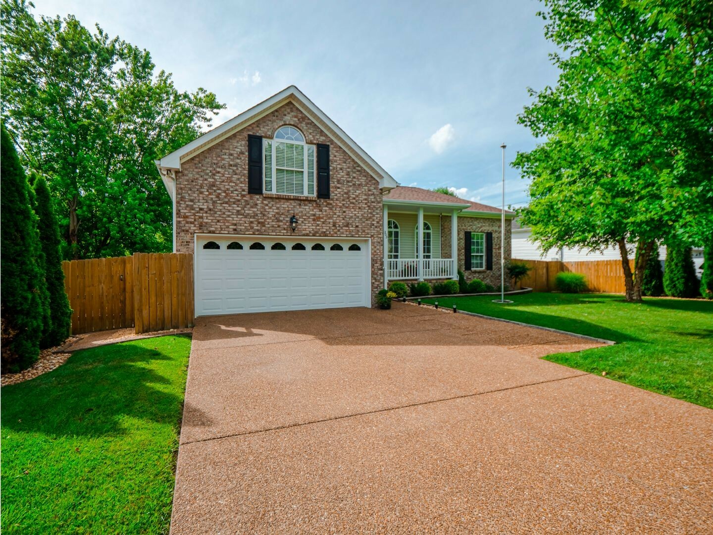 Property Photo:  303 Hunterwood Dr  TN 37188 