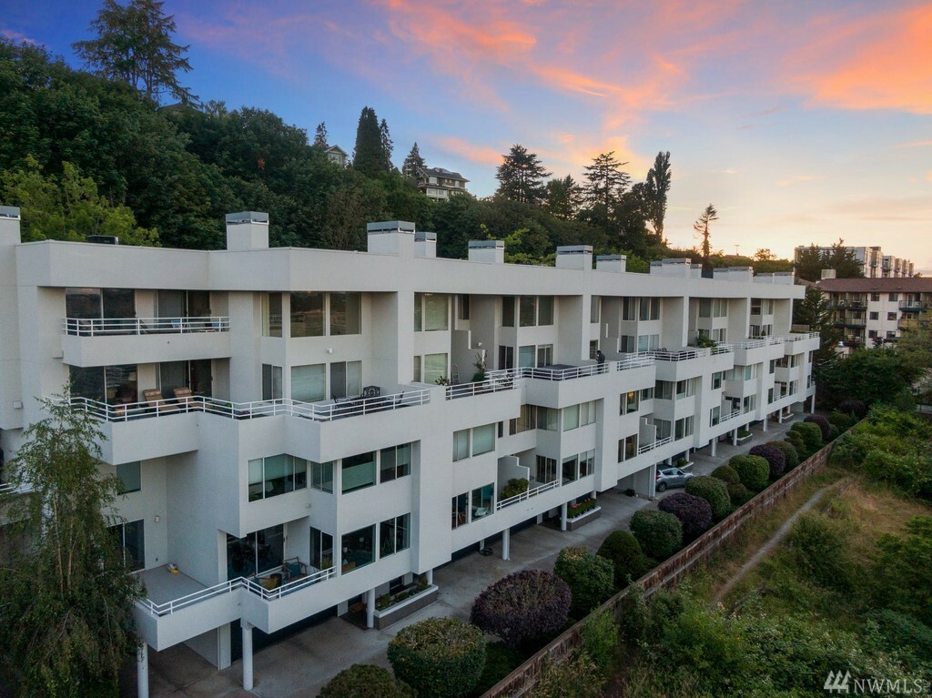 2400 Aurora Ave N 208  Seattle WA 98109 photo