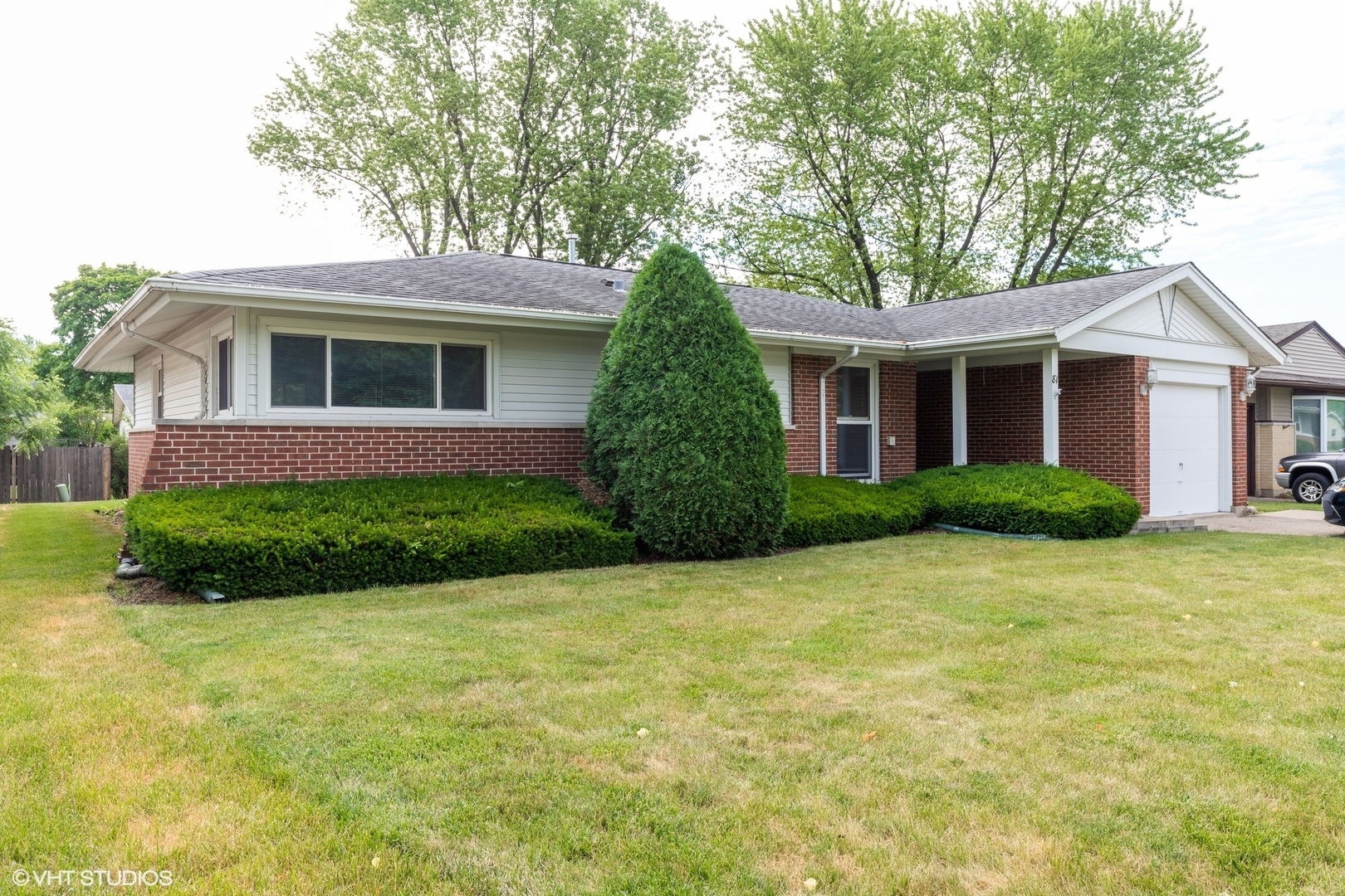 Property Photo:  81 Ridgewood Road  IL 60007 