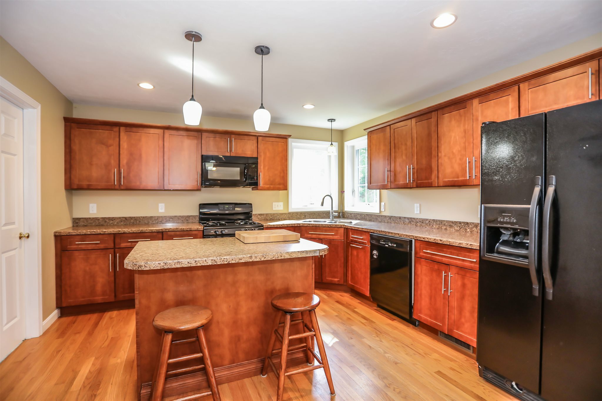 Property Photo: 122 N Mason Road NH 03033