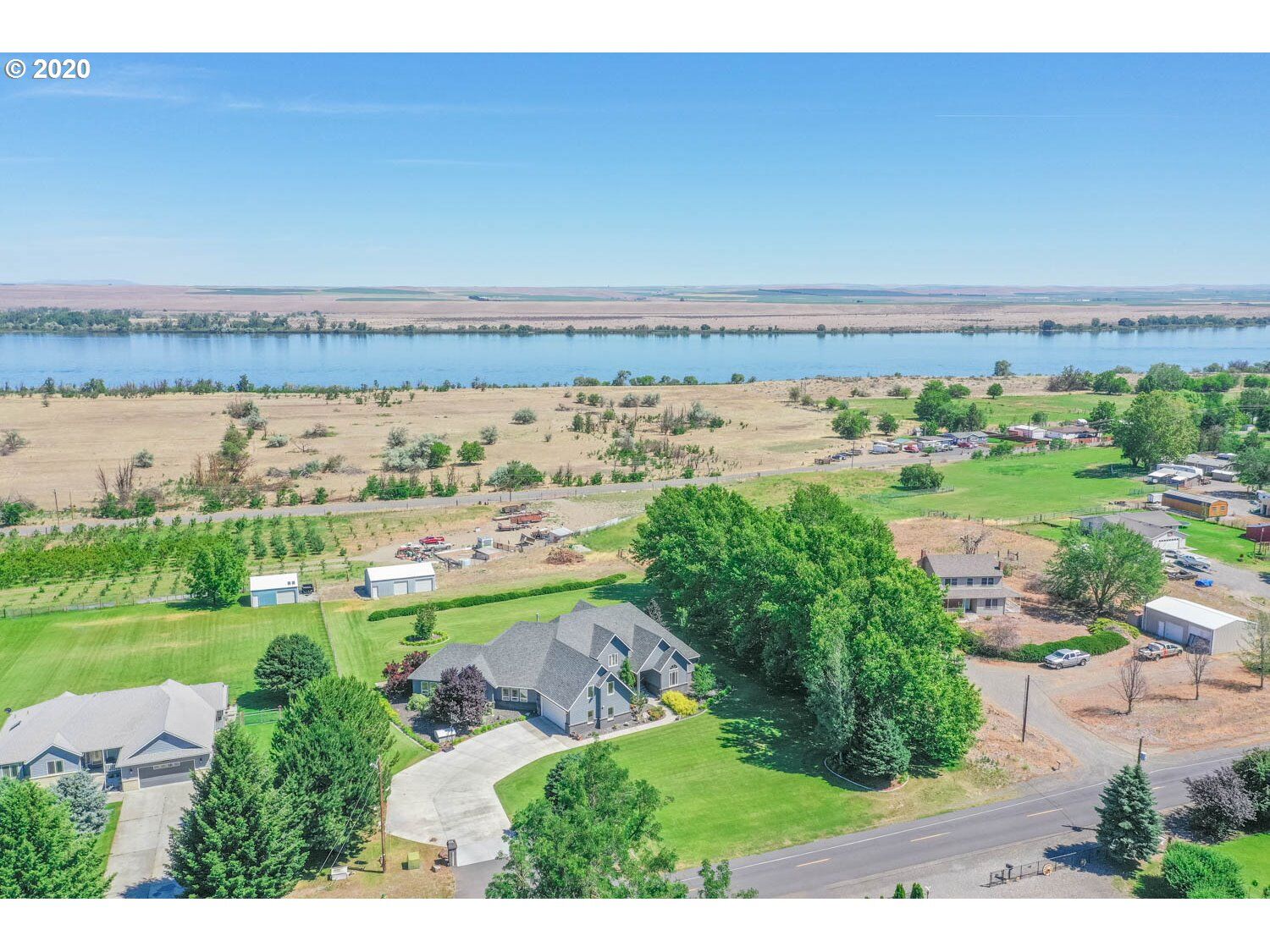 Property Photo: 75085 W Oregon Ln OR 97844