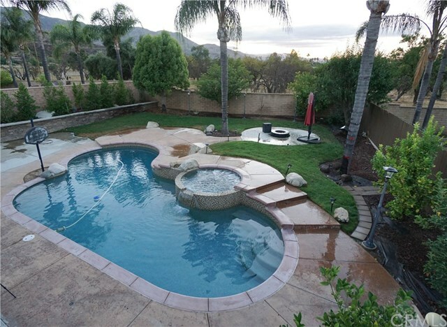 Property Photo:  32915 Wells Place  CA 92595 