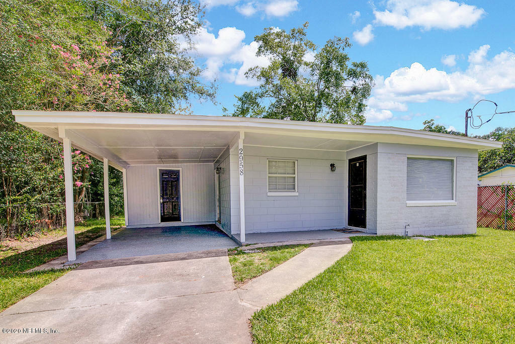 Property Photo:  2958 W 3rd Street  FL 32254 