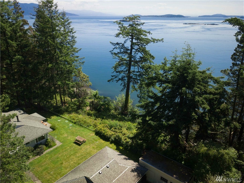 Property Photo:  519 Peapod Lane  WA 98279 