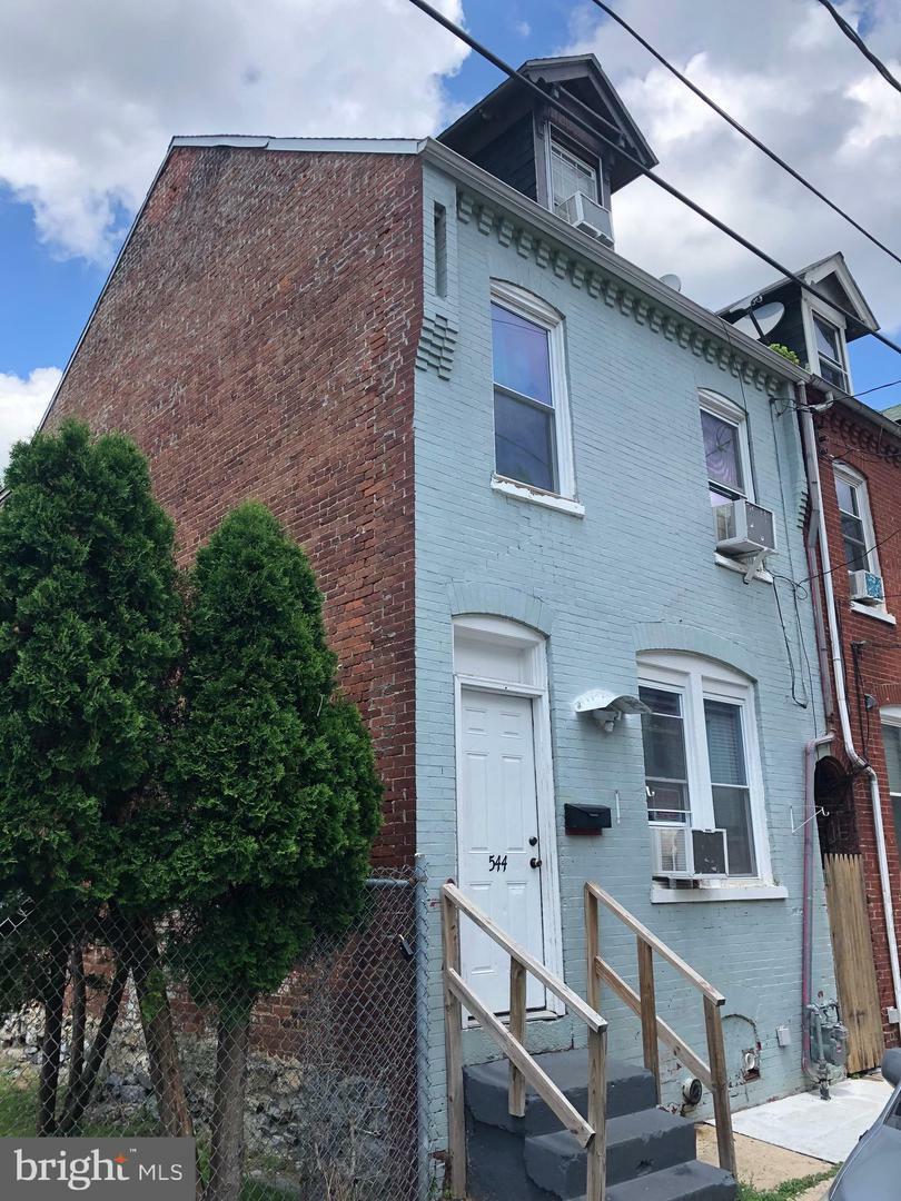 Property Photo:  544 Locust Street  PA 17602 