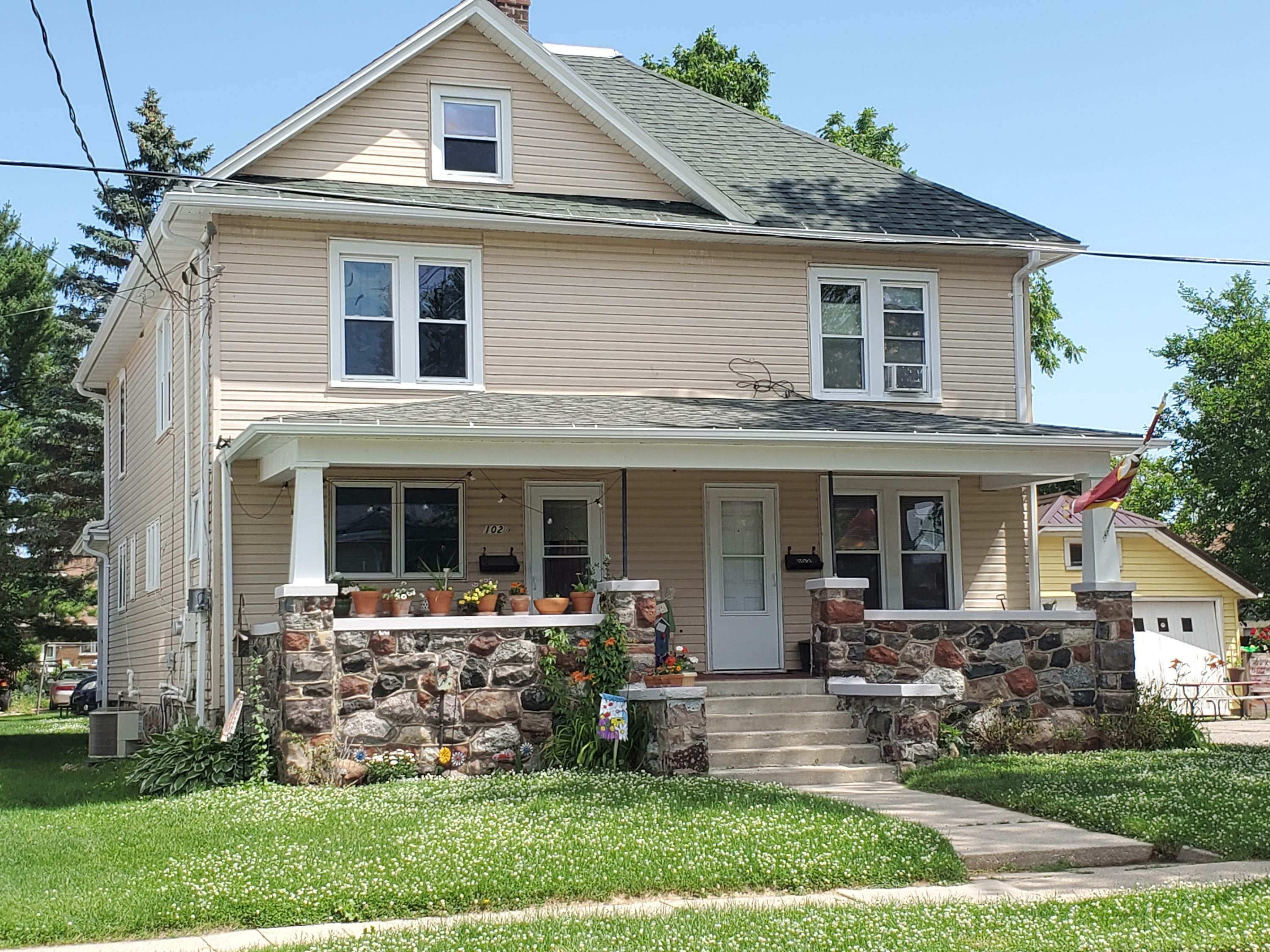 Property Photo:  102 W Burnett St  WI 53916 