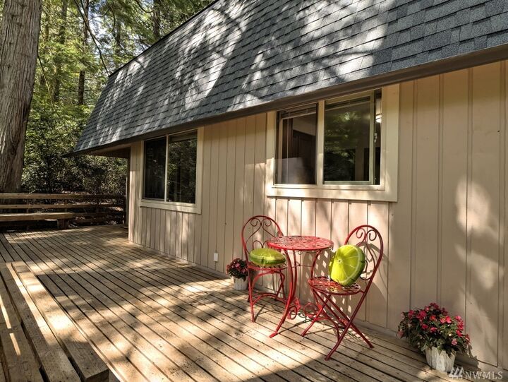 Property Photo: 131 E Barnacle Boulevard WA 98584