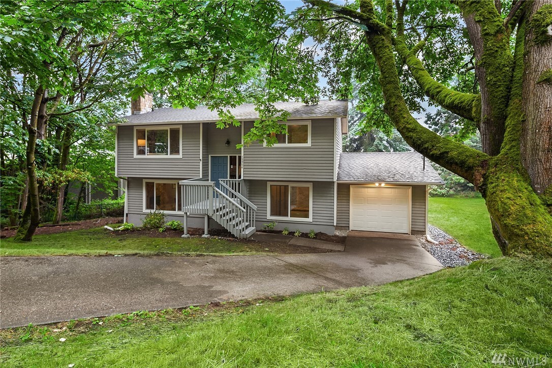 Property Photo: 13904 4th Avenue NE WA 98125