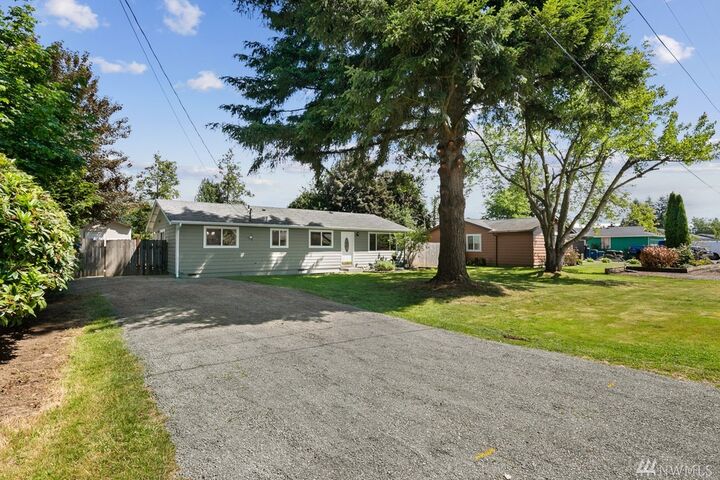 Property Photo: 17621 158th Place SE WA 98272