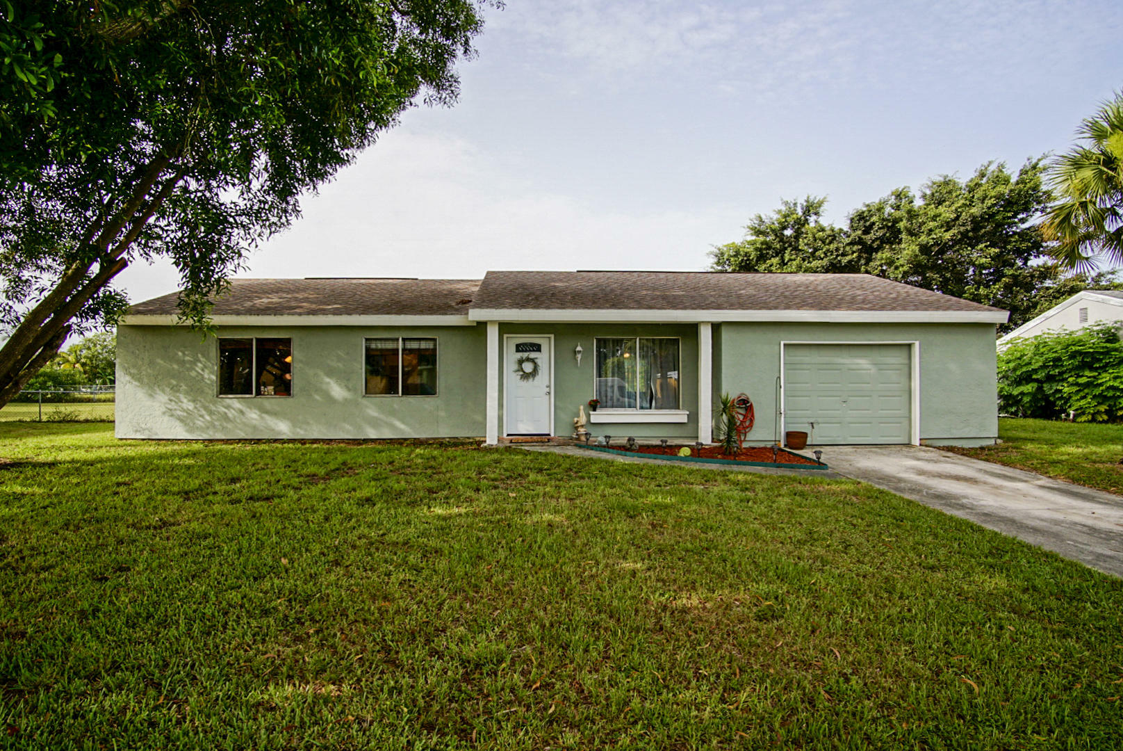 Property Photo:  230 SW Cherry Hill Road  FL 34953 