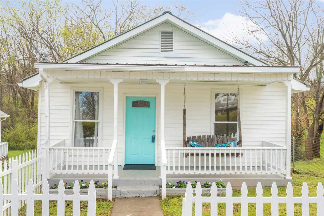 Property Photo:  1030 Poplar Street NE  TN 37311 