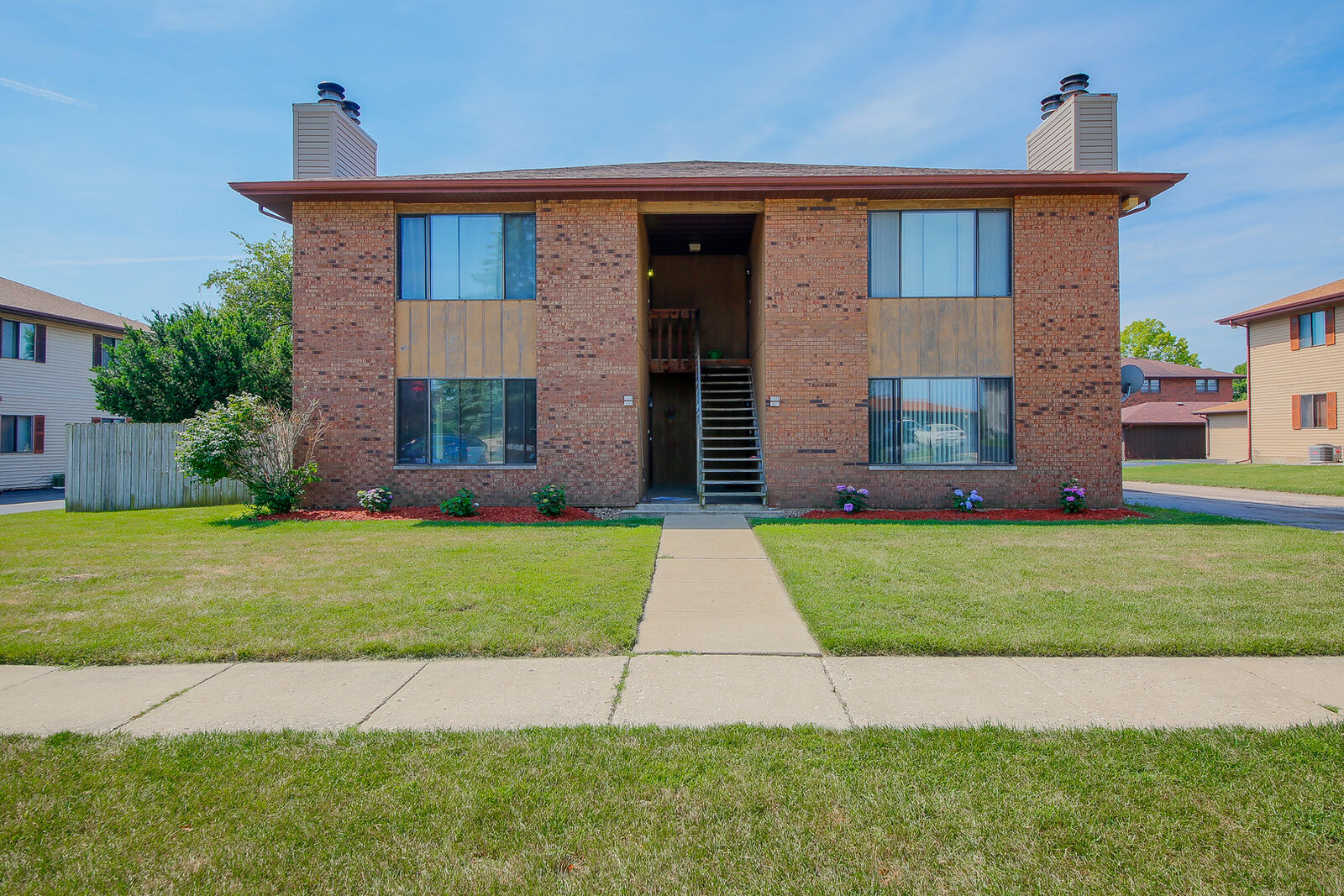 Property Photo:  1007 Manchester Court 1007  IL 60177 