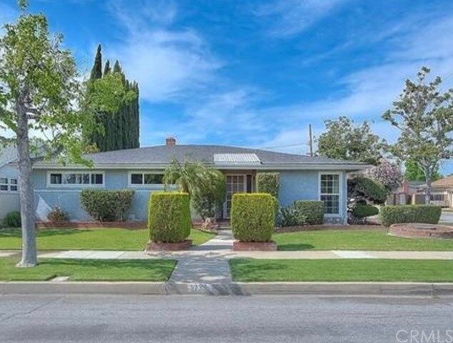 Property Photo: 1239 E Rose Avenue CA 92867