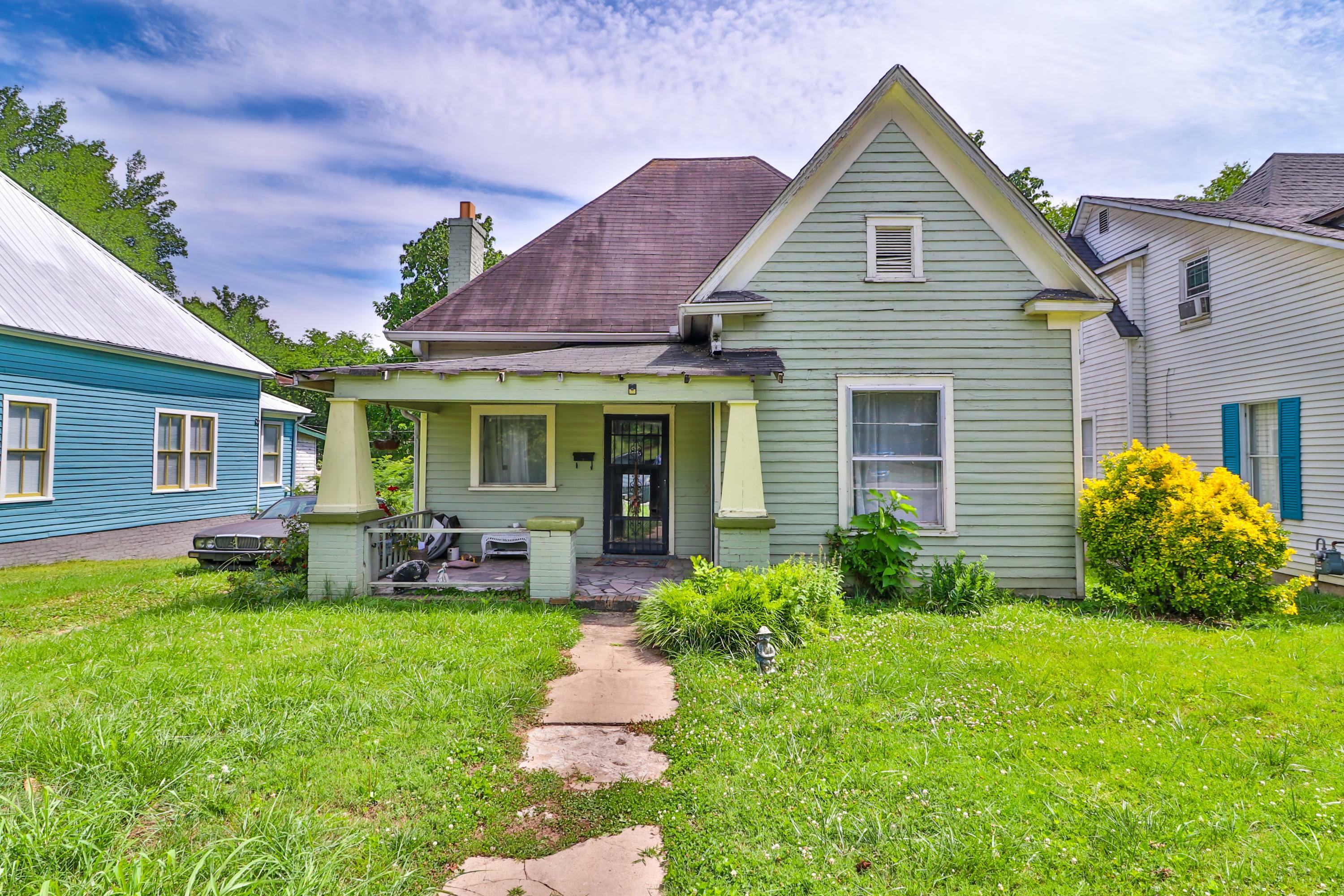 Property Photo:  1802 Jefferson Ave  TN 37917 