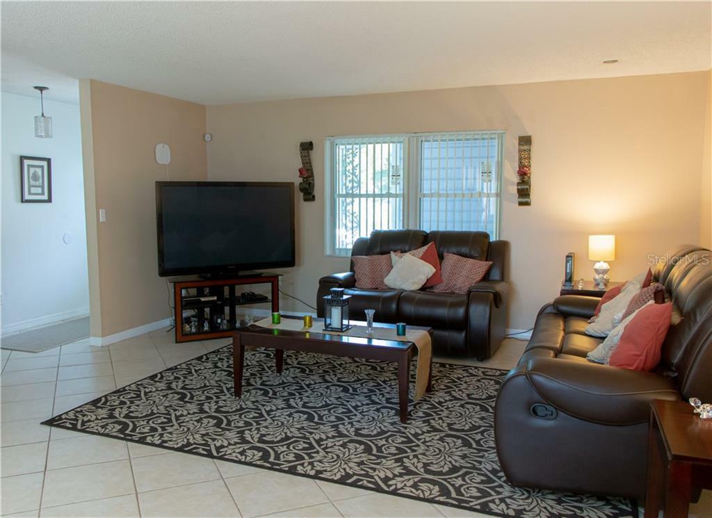 Property Photo: 4206 Colony Way FL 32808