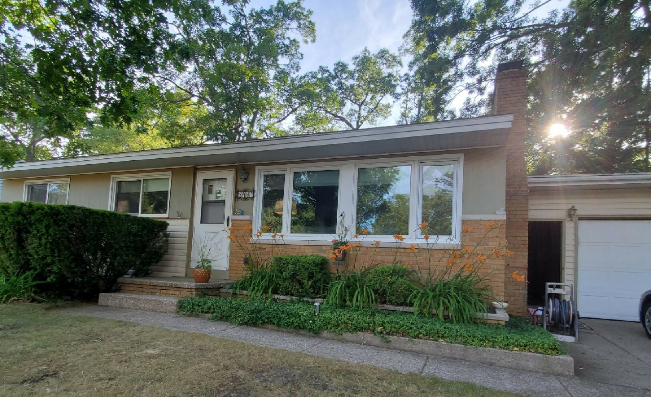 Property Photo:  3447 Chippewa Drive  MI 49441 