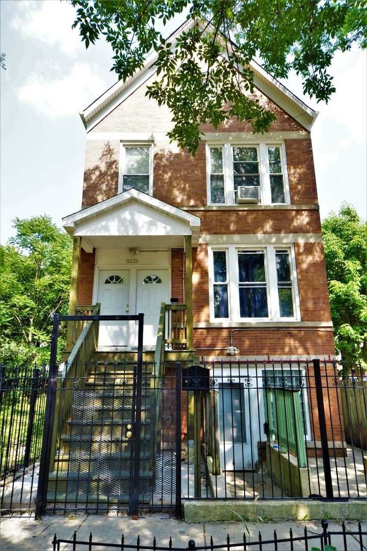 Property Photo: 5325 South Honore Street G IL 60609
