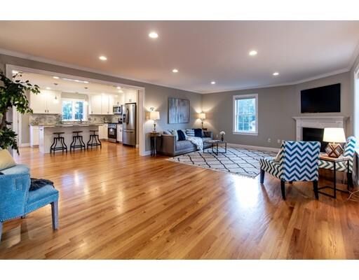 Property Photo:  27 Chestnut St 2  MA 02453