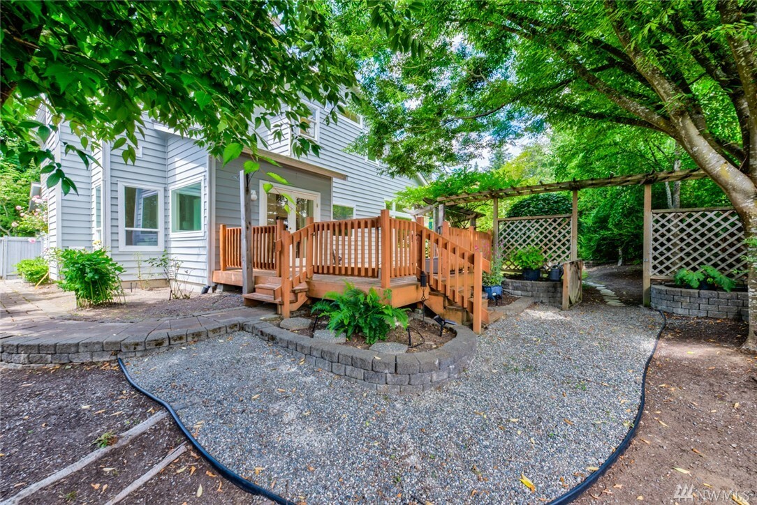 Property Photo:  17809 39th Ave W  WA 98037 