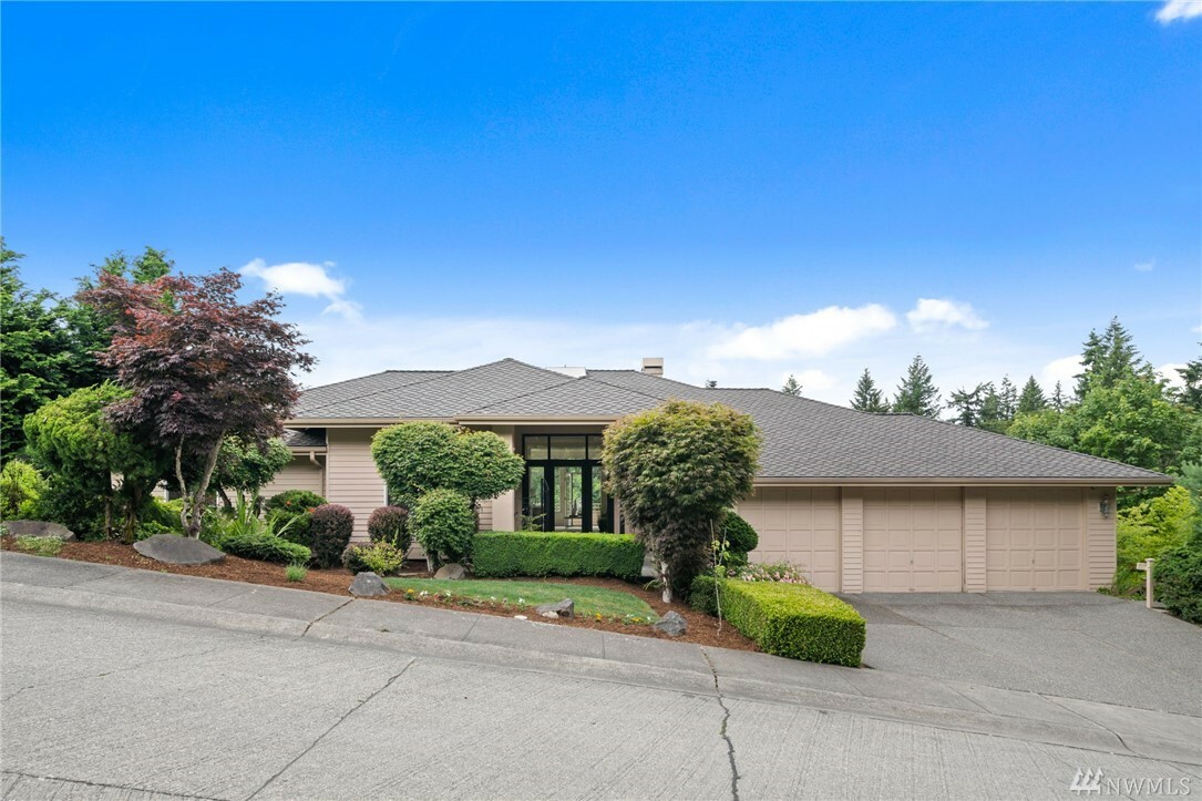 Property Photo: 8003 141st Ave SE WA 98059