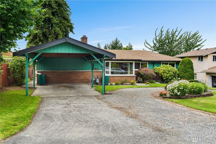 Property Photo:  17833  2nd Avenue S  WA 98148 