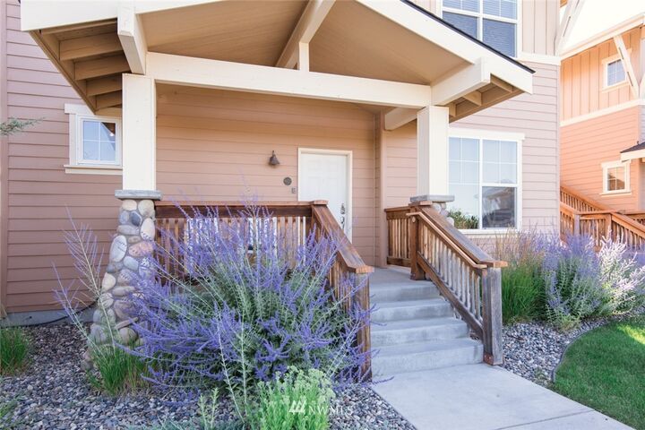 Property Photo: 4395 Westshore Drive NE 802 WA 98837