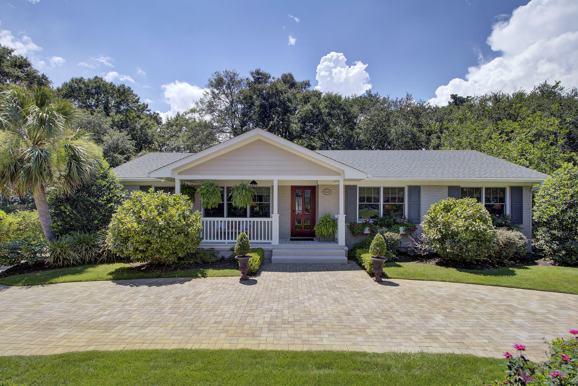 Property Photo: 826 N Shem Drive SC 29464