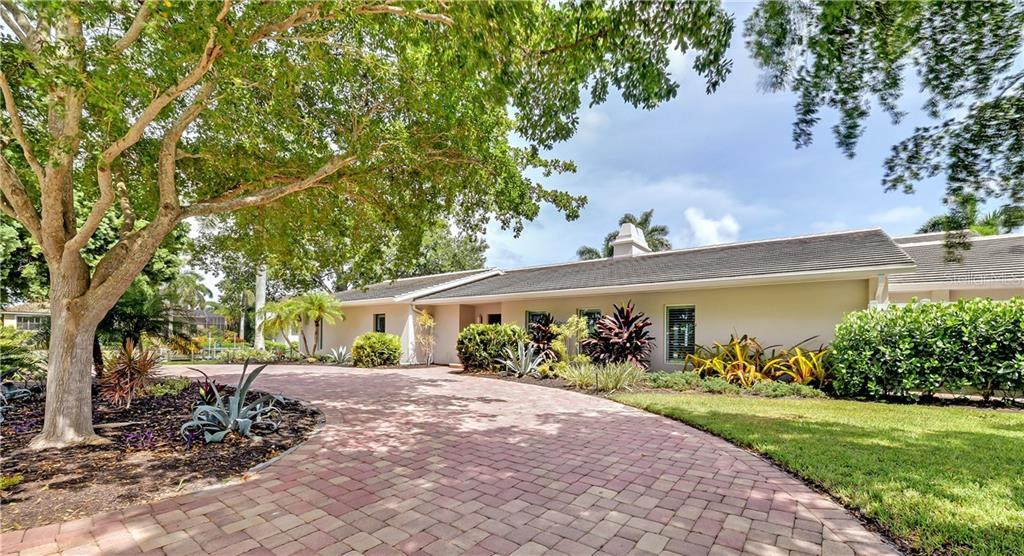 Property Photo:  460 Pheasant Drive  FL 34236 