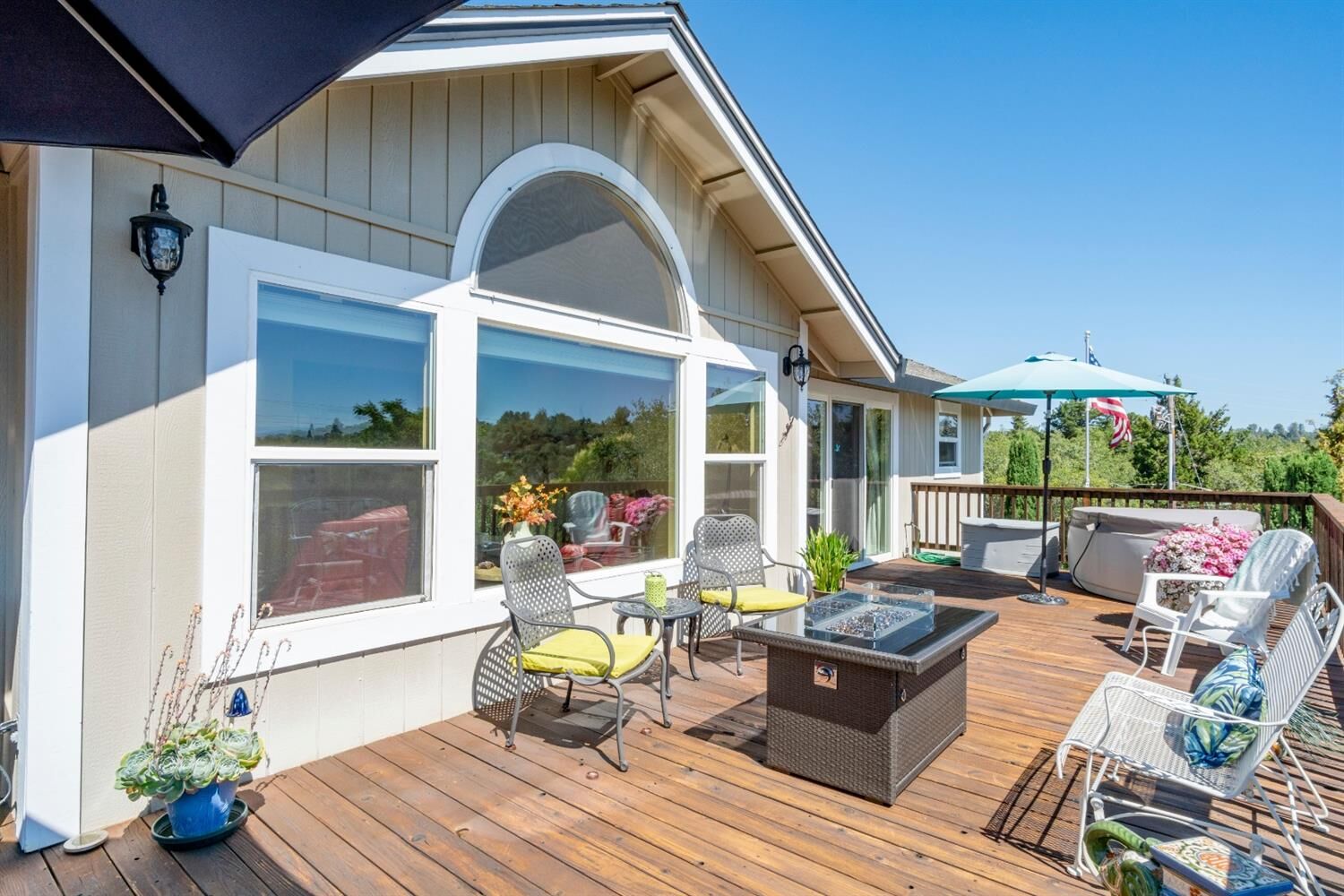 Property Photo: 100 Lincoln Way CA 95603