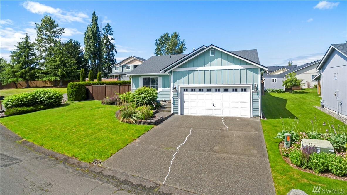 Property Photo:  1123 131st St Ct E  WA 98445 