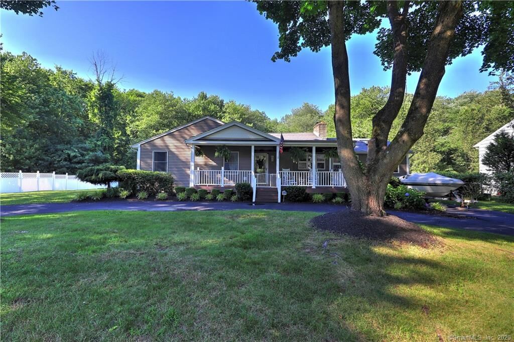 Property Photo:  205 Cedarhurst Lane  CT 06461 